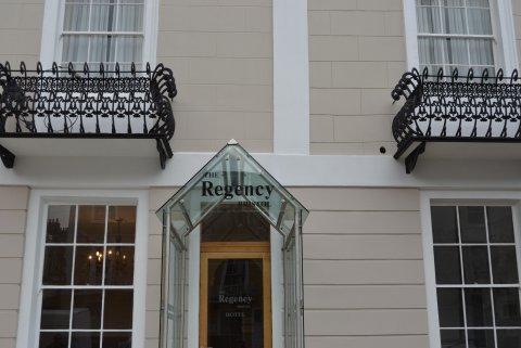 Hotel Oyo The Regency, Clifton 3*