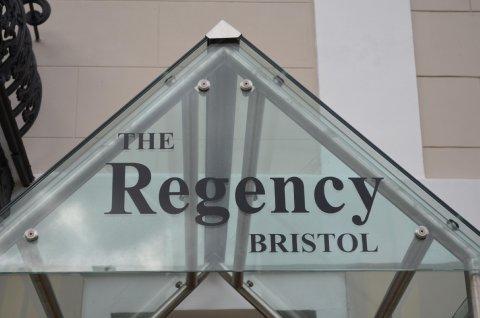 Oyo The Regency, Clifton 3* Bristol