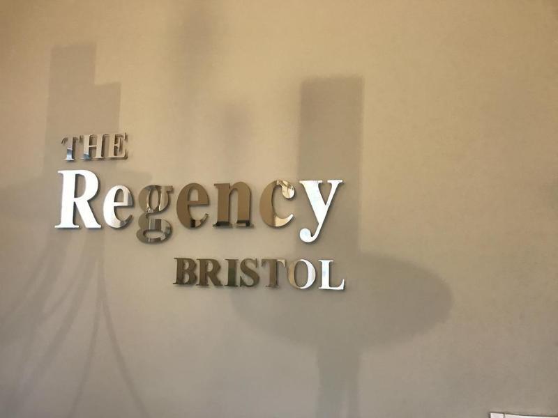 Oyo The Regency, Clifton 3*