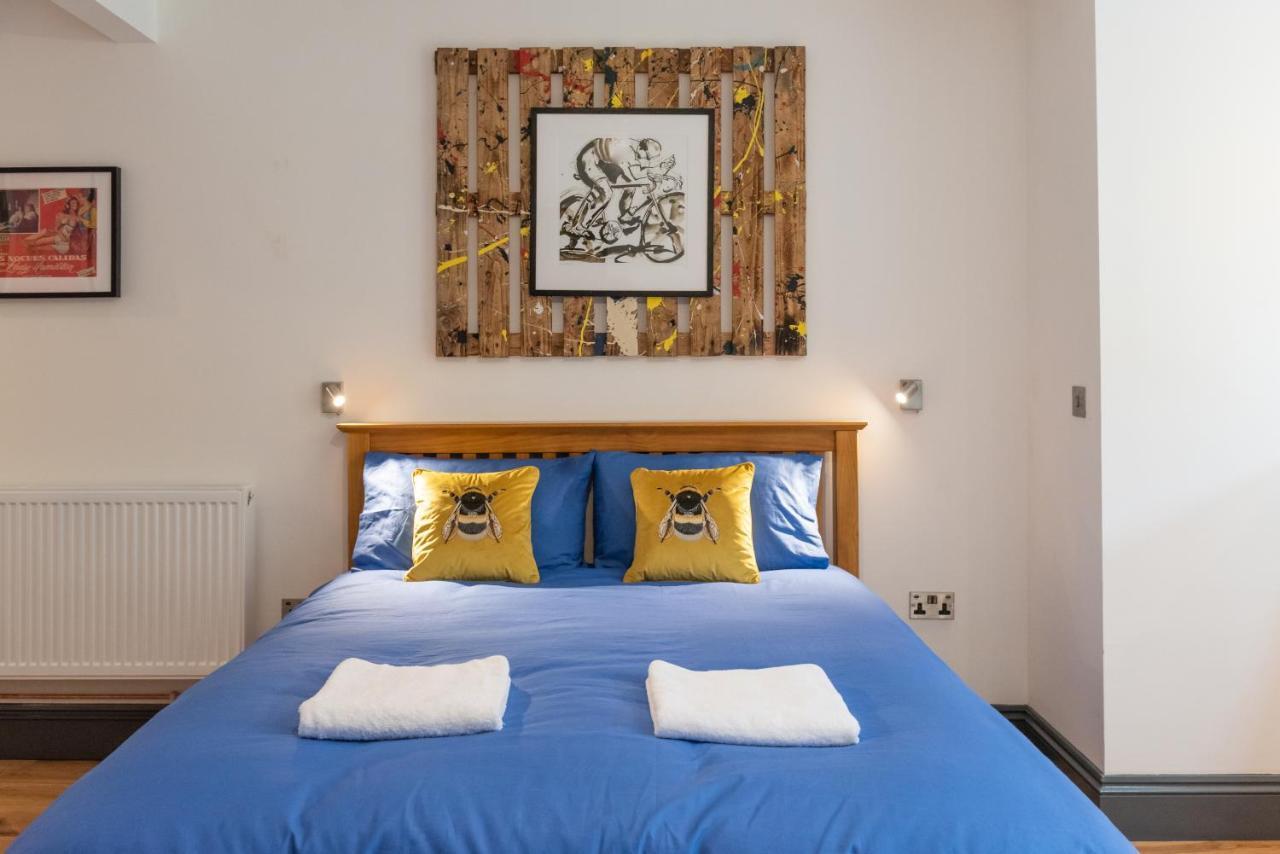 144 Lower Cheltenham Place * Bristol