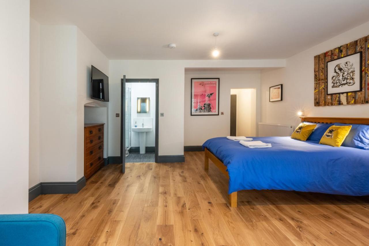144 Lower Cheltenham Place Guest house *
