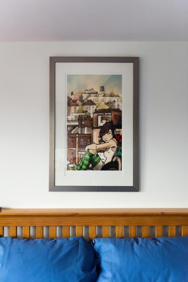144 Lower Cheltenham Place Guest house *