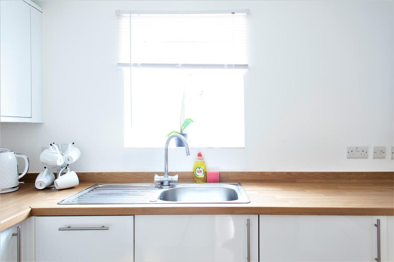 Savoy Court - Free Parking Apartment