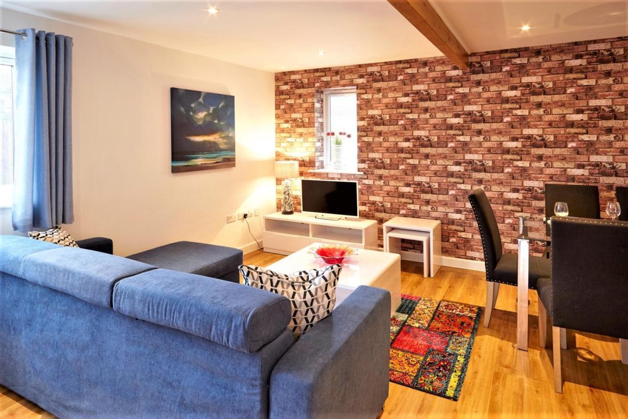 Savoy Court - Free Parking Apartment *