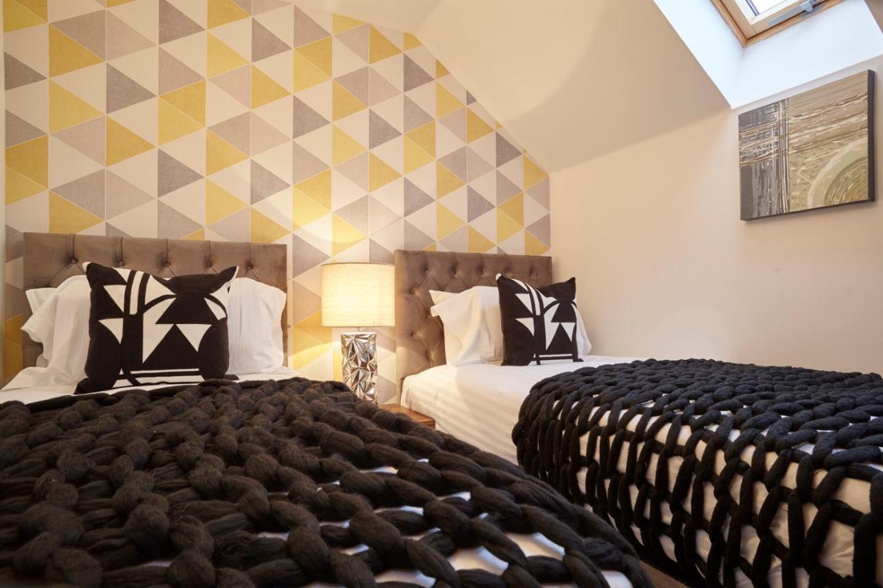 Savoy Court - Free Parking Bristol