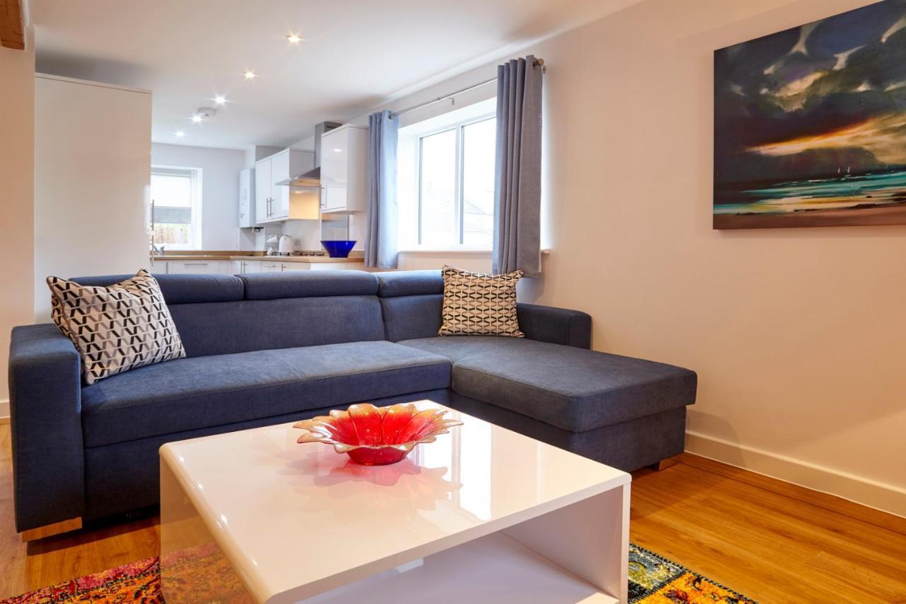 Savoy Court - Free Parking Bristol