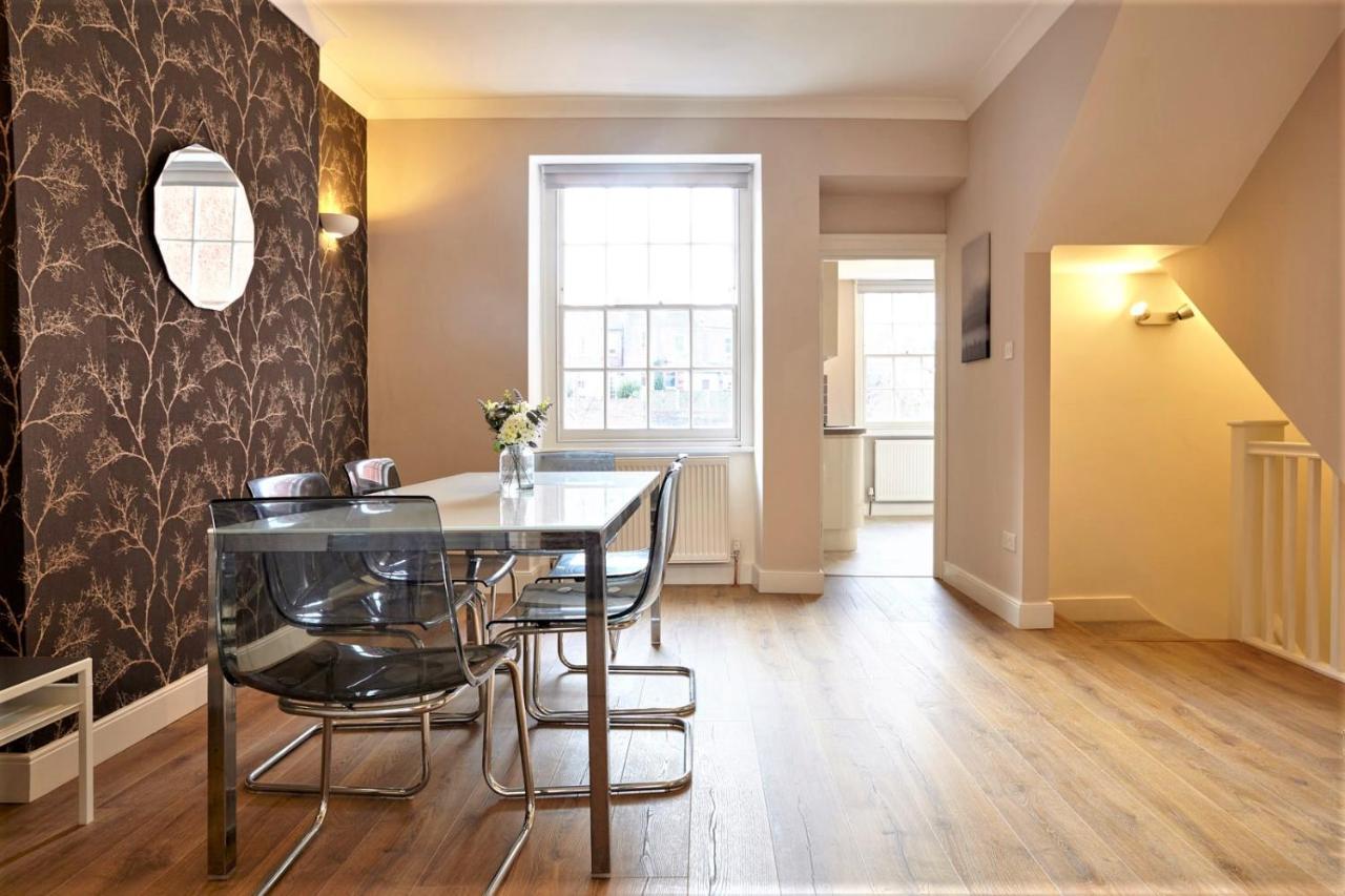 Meredith Way With Parking - Your Apartment