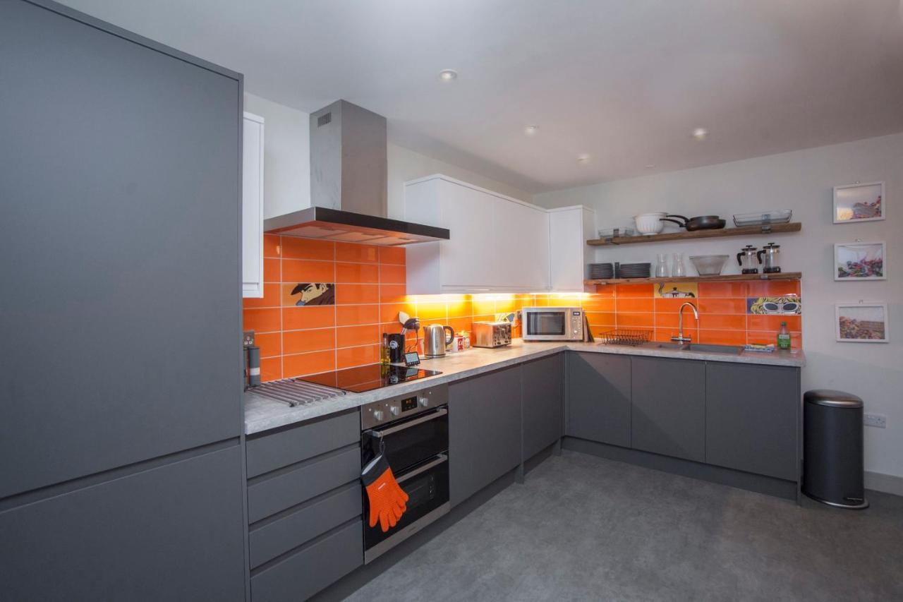 Higgihaus #3b 4 Bed Sleeps Up To 10 Big Groups Hip Location Holiday home *