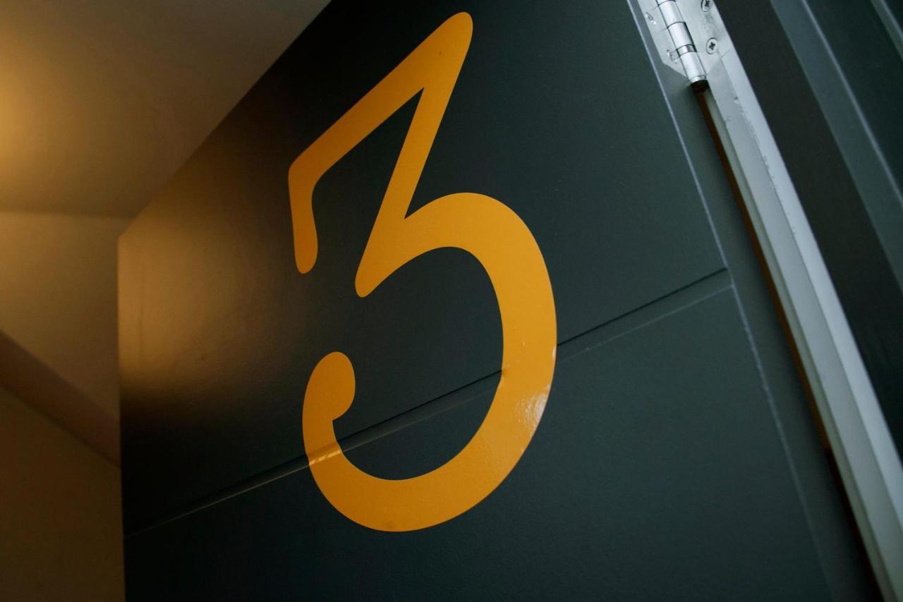 Higgihaus #3b 4 Bed Sleeps Up To 10 Big Groups Hip Location Bristol