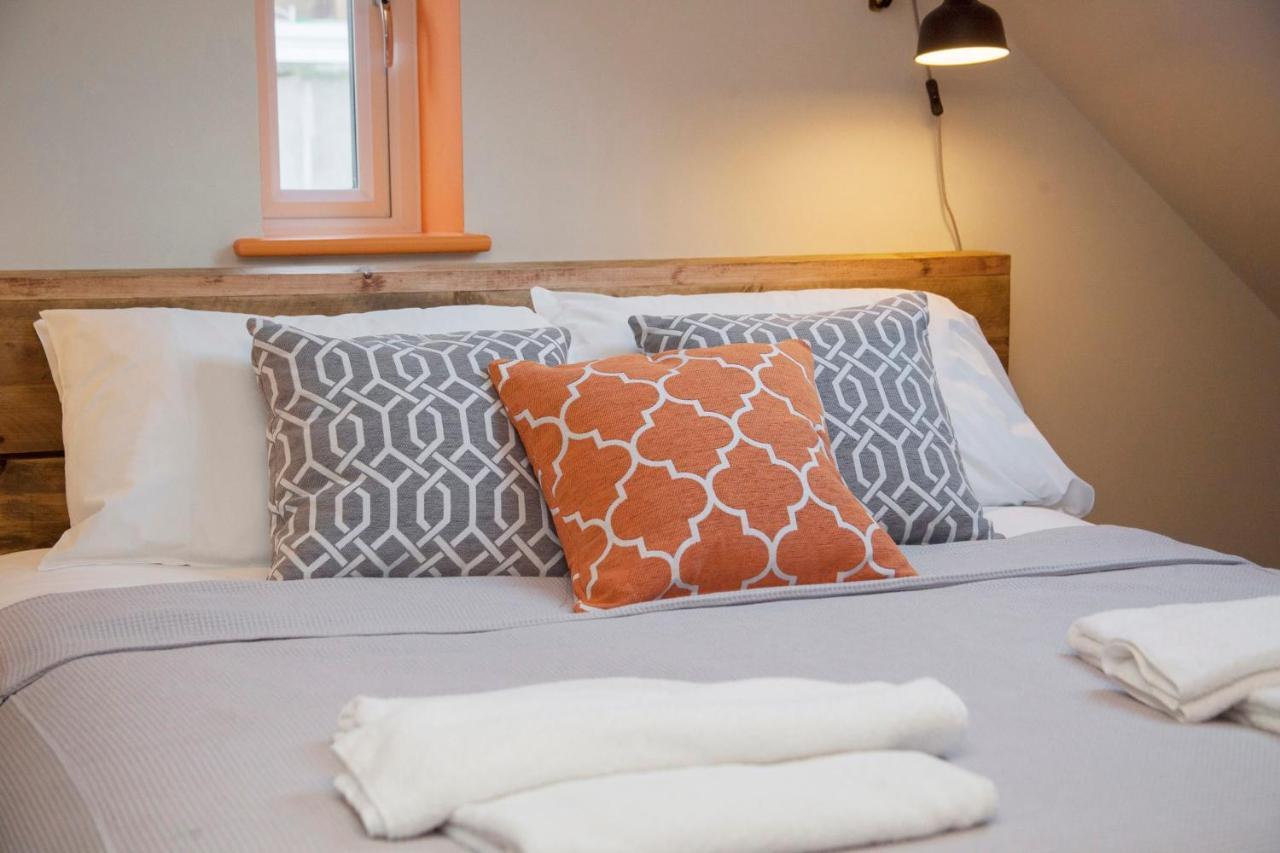 Higgihaus #3b 4 Bed Sleeps Up To 10 Big Groups Hip Location *