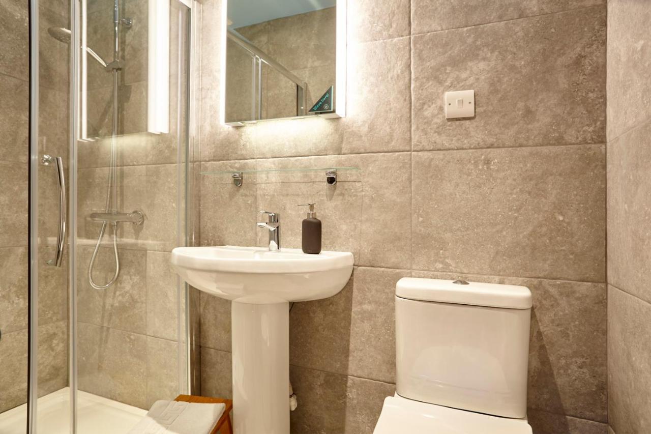The Mural - Centre - Your Apartment *