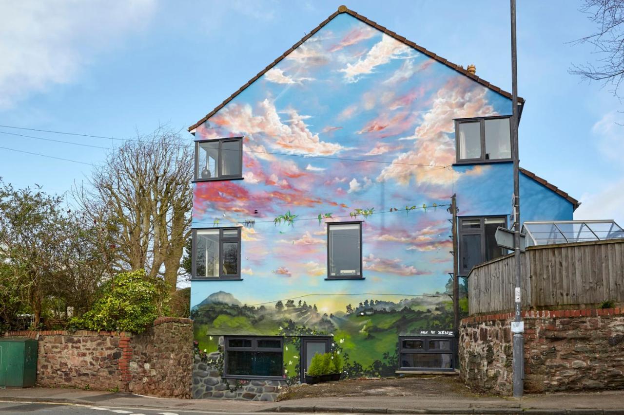 The Mural - Centre - Your Apartment *