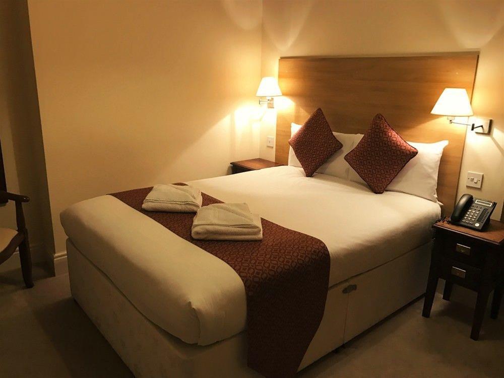 Hotel Oyo The Regency, Clifton 3*