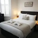 Victoria House - 3 Bedrooms, 3 Bathrooms By Cliftonvalley Apartments