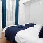 Sleek And Stylish 2 Bed In Clifton - Garden