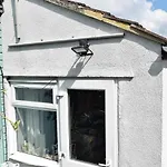 Cosy Self-Contained Studio Flat In Bristol