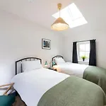 Cedar Apartments