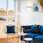 City Centre - Free Parking - Stylish 2 Bedroom Apartment