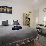 Flat 1, 401 Stapleton Rd