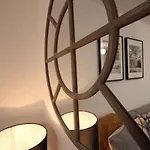 Honeysuckle - 1 Bedroom Luxury Apartment By Mint Stays
