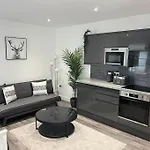 Harrystoke 1 Bedroom Studio, Free Parking & Garden
