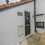 Hideaway Cottage