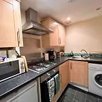 Charming Flat In Central Bristol