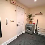 Charming Flat In Central Bristol