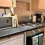 Charming Flat In Central Bristol