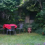 A Cosy Garden Flat In A Quiet Area Close To The City Centre
