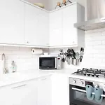 Beautiful Top Floor Clifton Apartment