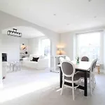 Beautiful Top Floor Clifton Apartment