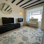 Fabulous Family Home In Lovely Little Stoke