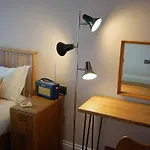 The Alma Taverns Boutique Suites Room 2 - Hopewell