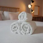 The Alma Taverns Boutique Suites Room 2 - Hopewell
