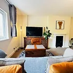 Airy Central Two-Bed Suite