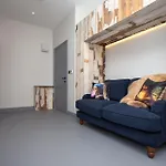 Higgihaus Aparthotel, Clare Street