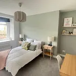 Restful Victorian Apartment With Garden