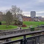 City Living - Trendy Studio In The City Centre