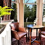 Victoria Square Hotel Clifton Village