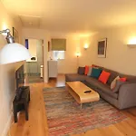 Quiet Riverside Apartment With Views And Parking-
