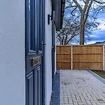 Balloon Residence: Modern Serviced Accomodation