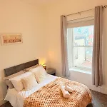 Flat In Stokes Croft