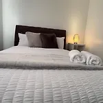 The Snug Shared House