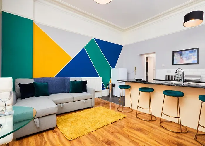 Sleek And Stylish 2 Bed In Clifton - Garden