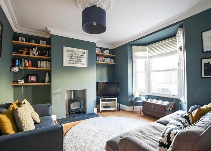 Tranquil 2 Bedroom Home In Totterdown