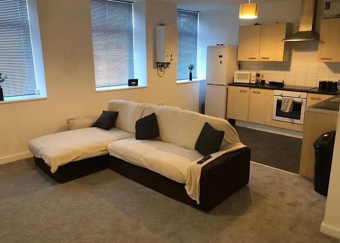 2 Bedroom Flat In Kingswood