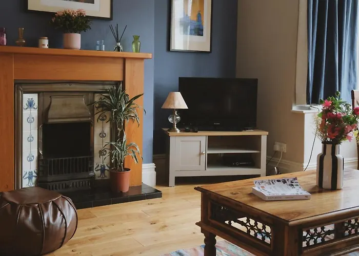A Cosy Garden Flat In A Quiet Area Close To The City Centre