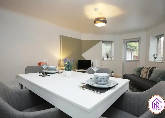 Aberdeen Apartments, Redland, Great Location