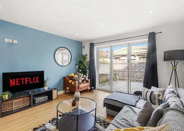 Boutique Bristol Abode - Sleeps 6- Parking - Garden